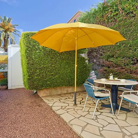 فندق Logis L'esterella 3*